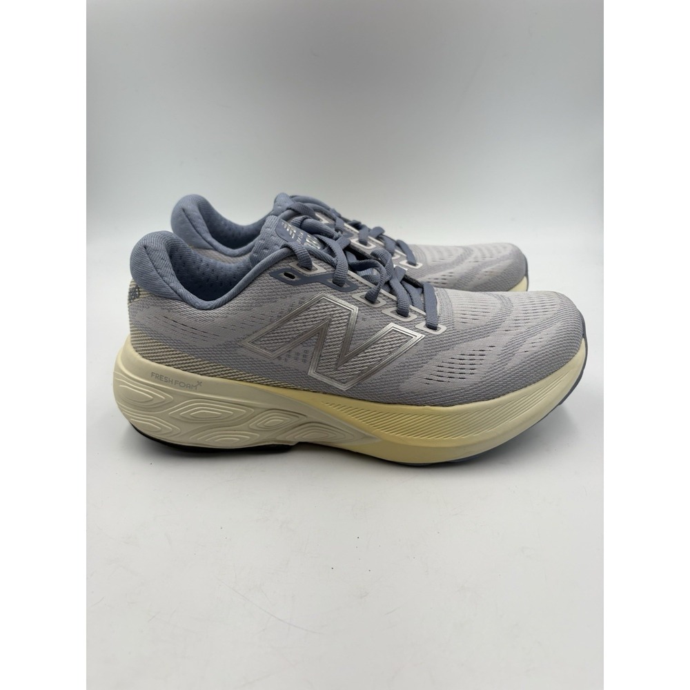 Womens US Size 7 - New Balance Fresh Foam X 880v15 Black White Reflection